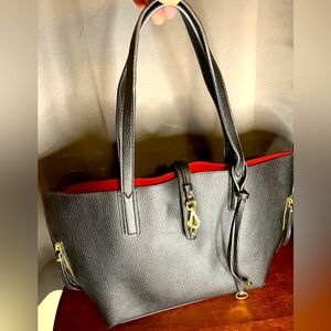 Travanti Black Leather Pebble Bag